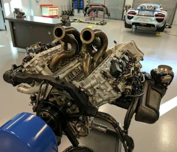 Porsche - 918